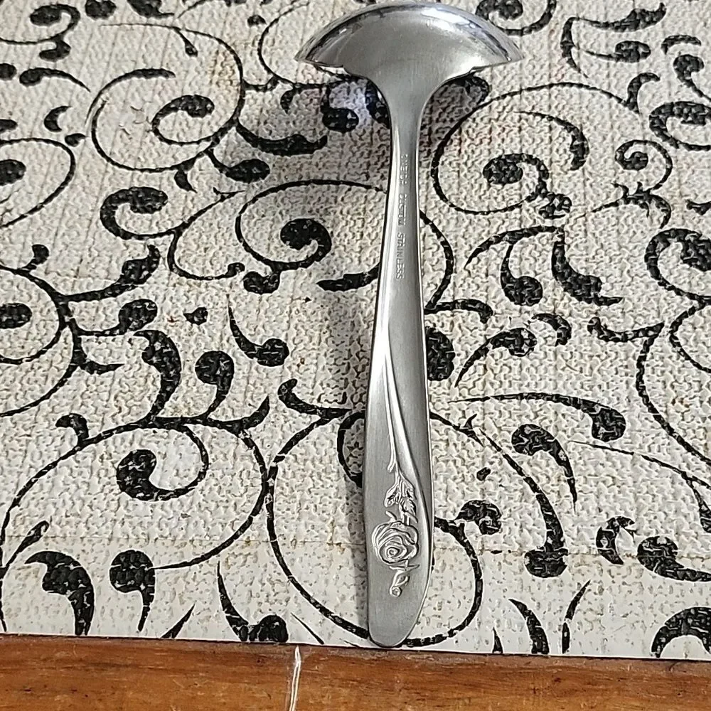 Oneida Roseanne Ladle